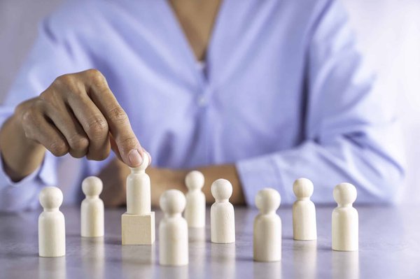 Un guide essentiel des styles de coiffure qui mettent les hommes en valeur