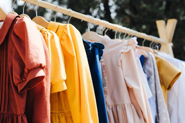 À la découverte de l'abaya et de la sous abaya : ces vêtements particuliers